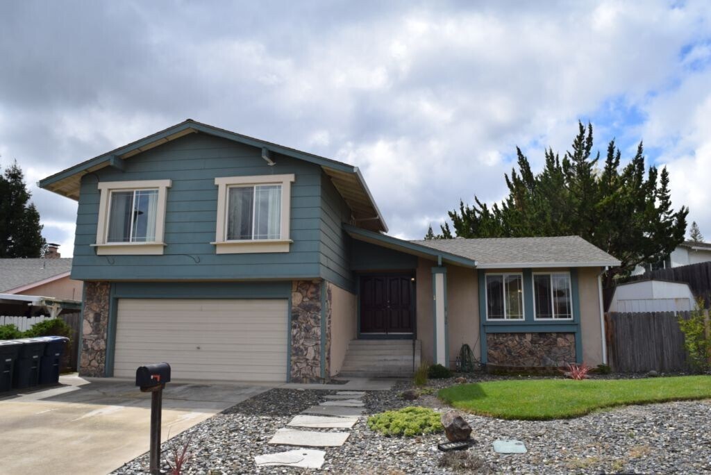 8250 Canyon Oak Dr in Citrus Heights, CA - Building Photo