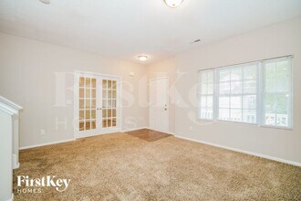 4032 Summerstone Dr in Columbus, OH - Building Photo - Building Photo