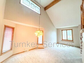 15718 Lafayette Ave in Omaha, NE - Building Photo - Building Photo