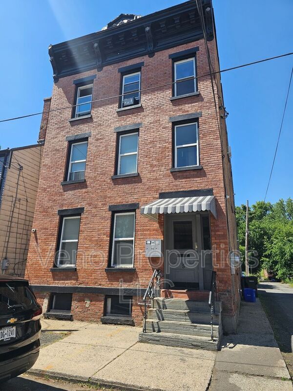 property at 5 Marshall St