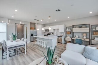 6081 Carre Wy in Greenacres, FL - Building Photo - Building Photo
