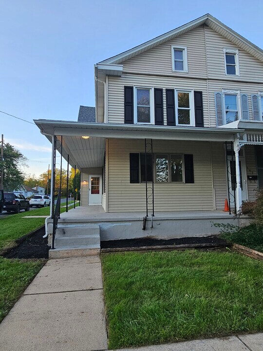 149 W Sheridan Ave in Annville, PA - Foto de edificio