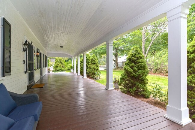 135 Bridge St in Manchester by the Sea, MA - Building Photo - Building Photo