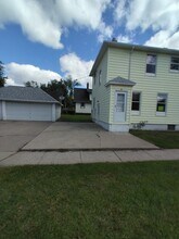 303 6th Ave NE in Jamestown, ND - Building Photo - Building Photo