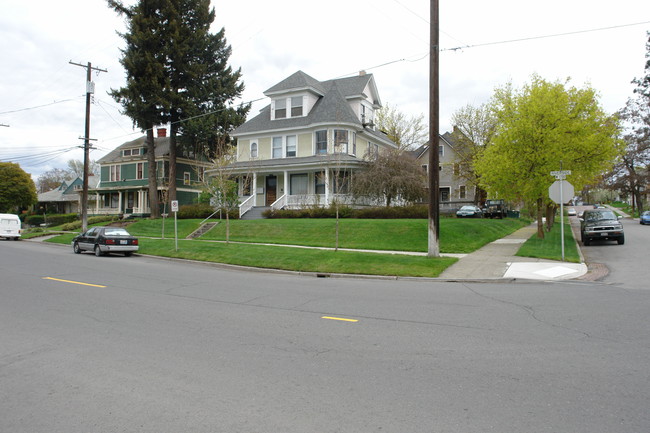 1721 W Riverside Ave in Spokane, WA - Foto de edificio - Building Photo