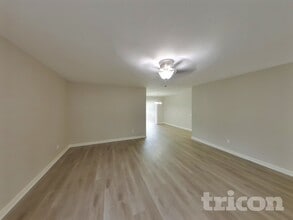 2415 Sarthe Ct in Maryland Heights, MO - Building Photo - Building Photo