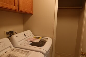 10100 Grand View Summit Dr in Bakersfield, CA - Building Photo - Building Photo