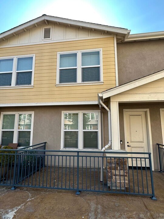 4038 Central Ave in Fremont, CA - Building Photo