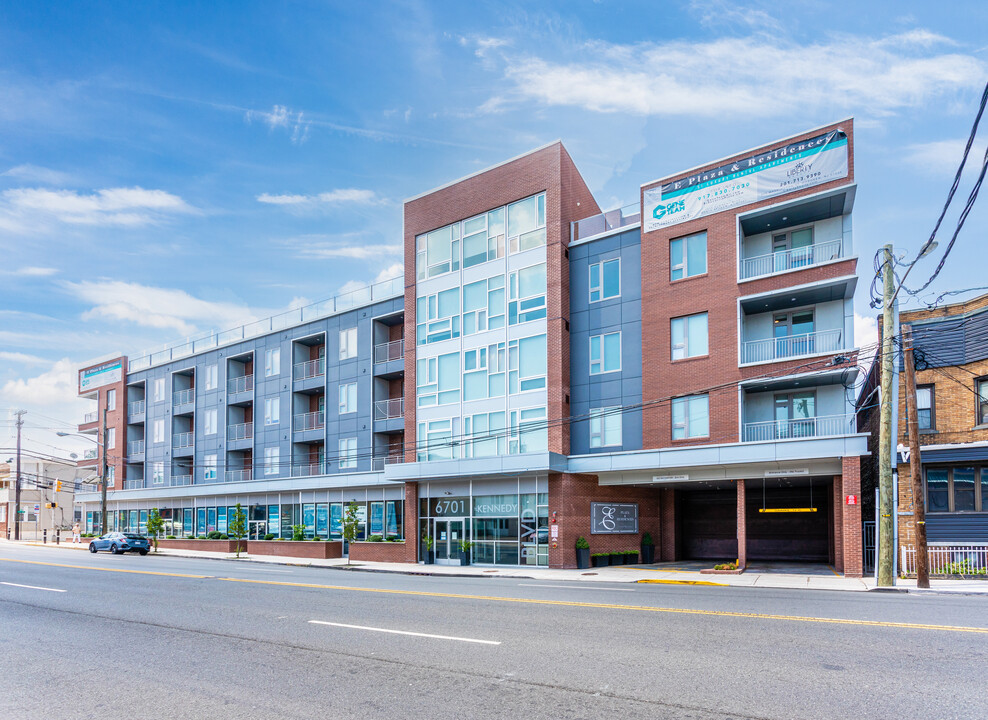 E Plaza & Residences in North Bergen, NJ - Foto de edificio