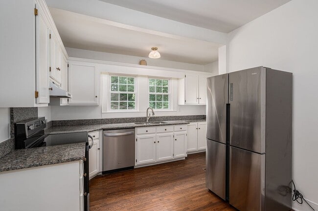 property at 318 W 6th Ave