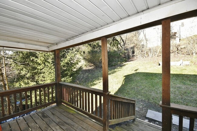 741-743-743 Bower Hill Rd in Bridgeville, PA - Building Photo - Building Photo