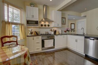 26 S Angell St in Providence, RI - Building Photo - Building Photo