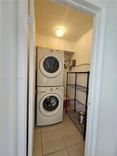 563 NW 98th Ct in Miami, FL - Building Photo - Building Photo