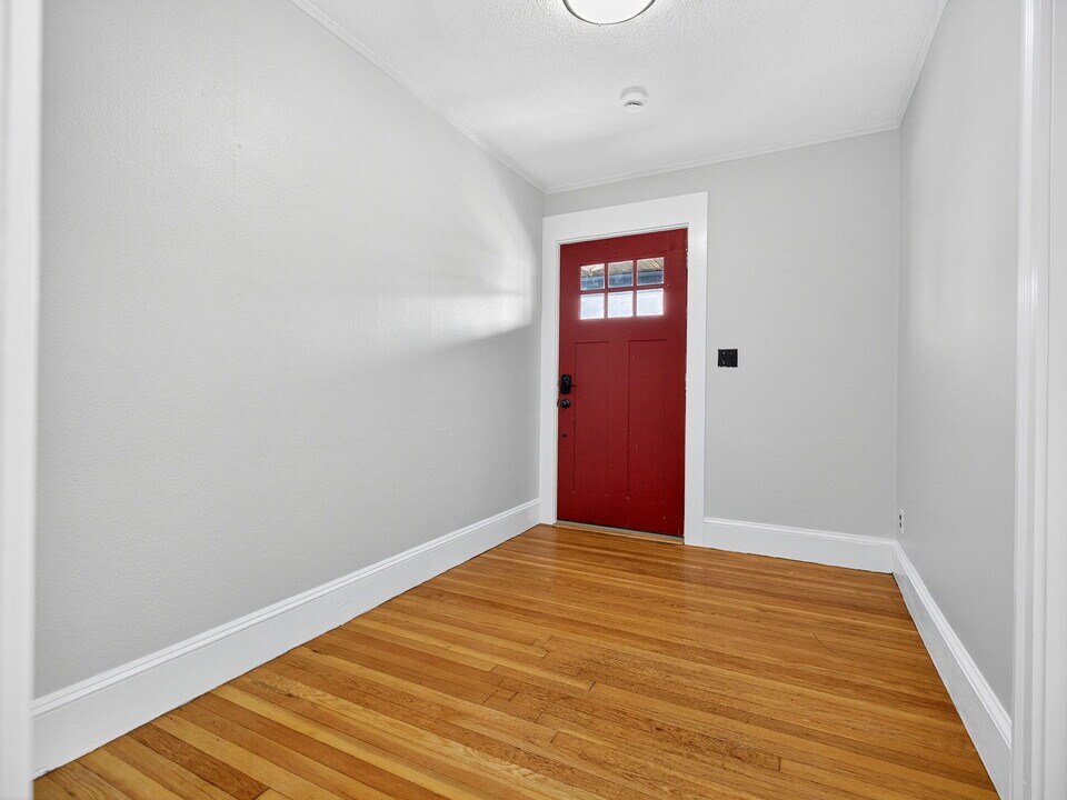 254 Main St, Unit 1 in Medford, MA - Building Photo