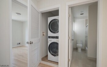 16 Olyphant Pl in Morristown, NJ - Building Photo - Building Photo