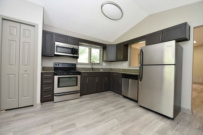 The Heritage by Fairlawn in Louisville, KY - Building Photo - Building Photo