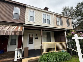 602 E 17th Ave in Munhall, PA - Building Photo