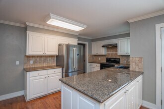 42 Thornhill Dr in Sherwood, AR - Building Photo - Building Photo