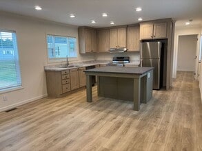 205 Plum Dr in Raeford, NC - Building Photo - Building Photo