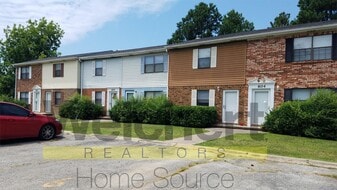 604 N 13th St in Paragould, AR - Building Photo