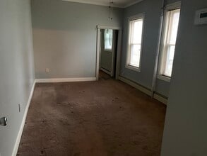 293 Linden St in Fall River, MA - Building Photo - Building Photo