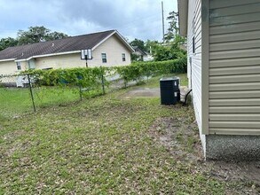 1718 Bartow St in Brunswick, GA - Building Photo - Building Photo
