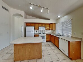 16803 W Fillmore St in Goodyear, AZ - Foto de edificio - Building Photo