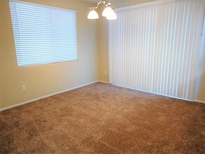 63 Puerto Azul Trl in Henderson, NV - Building Photo - Building Photo