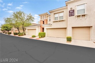 801 Titan Peak Pl in Las Vegas, NV - Building Photo - Building Photo