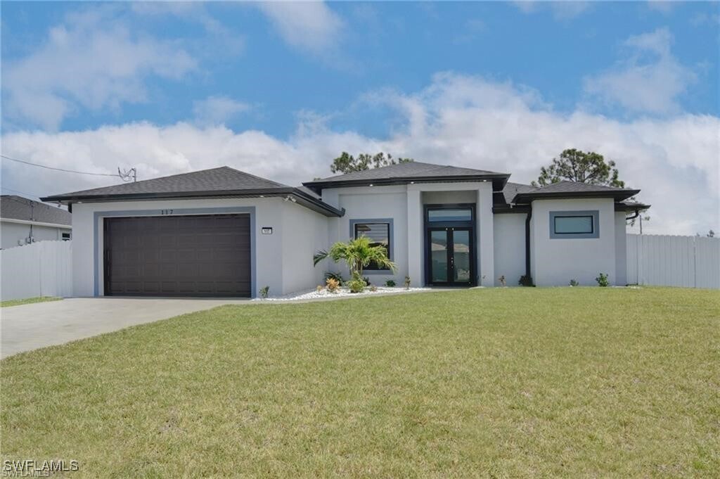 117 NW 4th Pl in Cape Coral, FL - Building Photo