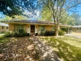 623 College Hill Dr in Baton Rouge, LA - Building Photo