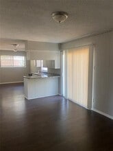 939 E Red Bird Ln in Dallas, TX - Building Photo - Building Photo