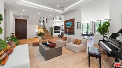 534 N Stanley Ave in Los Angeles, CA - Building Photo - Building Photo