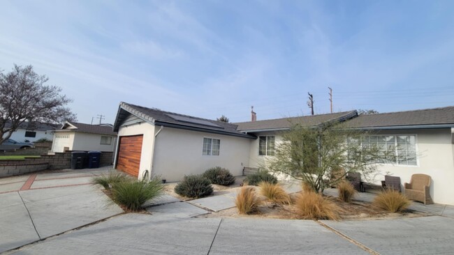 14863 Grayville Dr in La Mirada, CA - Foto de edificio - Building Photo