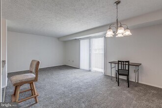820 Heather Ridge Dr-Unit -21J in Frederick, MD - Building Photo - Building Photo