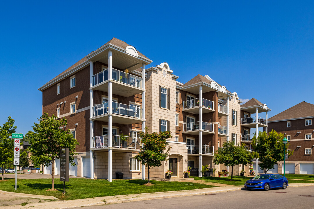 Condos Le Haut Corbusier in Laval, QC - Building Photo