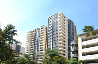 Park Towers in Glendale, CA - Foto de edificio - Building Photo