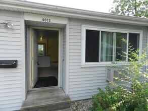 4015 Claire St in Madison, WI - Building Photo - Building Photo