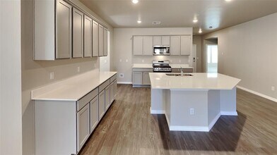 10200 NW 28th Terrace in Yukon, OK - Building Photo - Building Photo