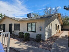 1829 N 50th St in Phoenix, AZ - Building Photo