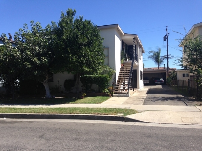 932 S 5th St in Montebello, CA - Building Photo