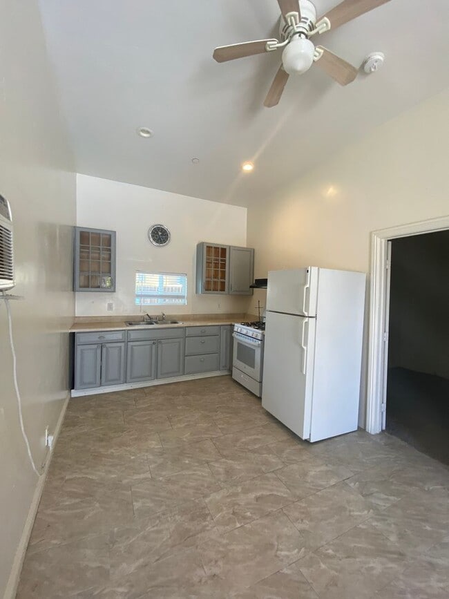 property at 1349 Peach Ave