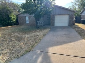 1028 Woodruff St in San Angelo, TX - Building Photo