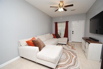 8319 Greys Ln in Houston, TX - Building Photo - Building Photo