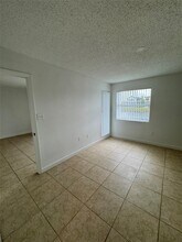 551 SW 113th Way, Unit 551 in Pembroke Pines, FL - Foto de edificio - Building Photo