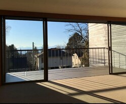 7113 California Ave SW in Seattle, WA - Building Photo