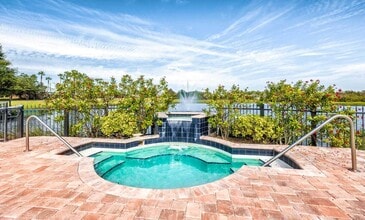 Andover Place at Cross Creek in Tampa, FL - Foto de edificio - Building Photo