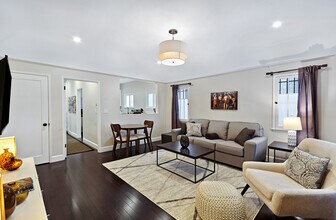 1118 Poinsettia Dr, Unit 1120 Lower in West Hollywood, CA - Building Photo - Building Photo