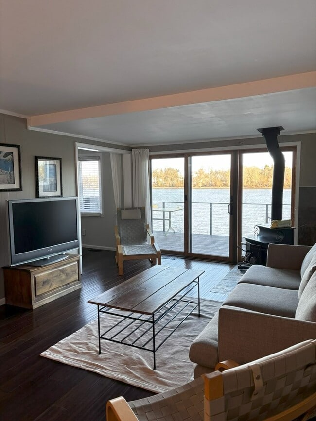 7356 S Miles Pl in Portland, OR - Foto de edificio - Building Photo