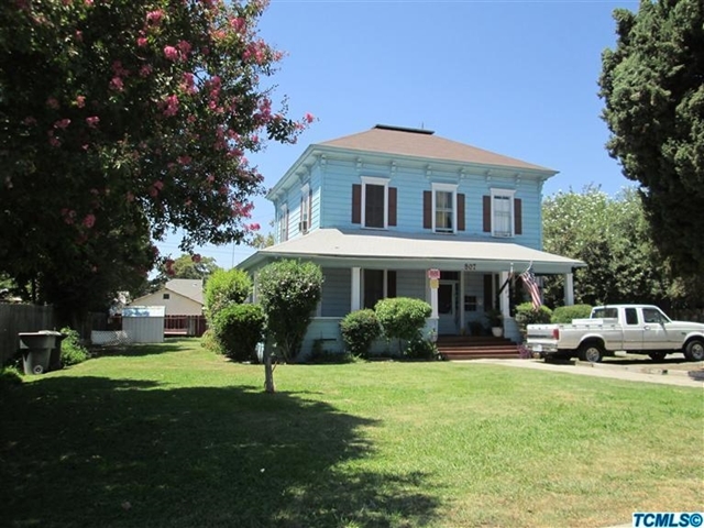 807 S Court St in Visalia, CA - Building Photo